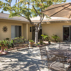 Outdoor courtyard at Woodland Care Center